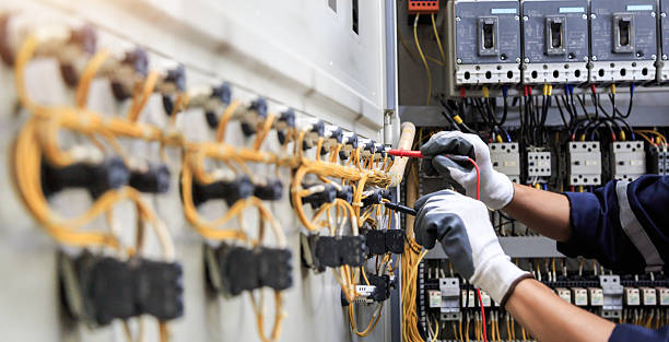 Professional Electrician technician working in Gate City, VA